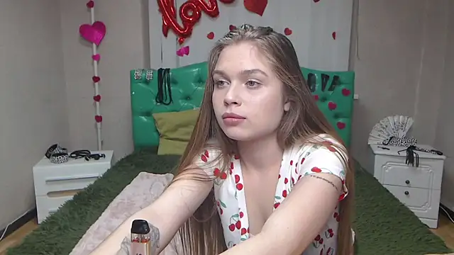 larapika - LaraPika's free webcam - UK Sex Cams