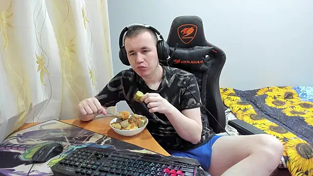 iliaskrislove - Iliaskrislove's free webcam - UK Sex Cams