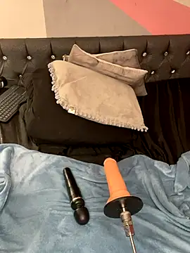 Webcam Model (Nicky_gh)  is live.Free join now!