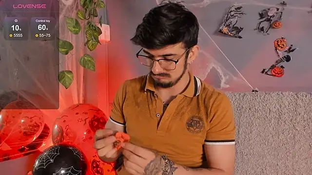 aaronfuentes7 - AaronFuentes7's free webcam - UK Sex Cams
