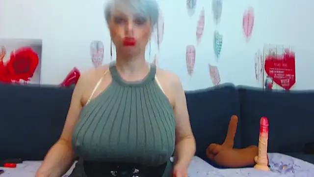 Playful_Goldie_