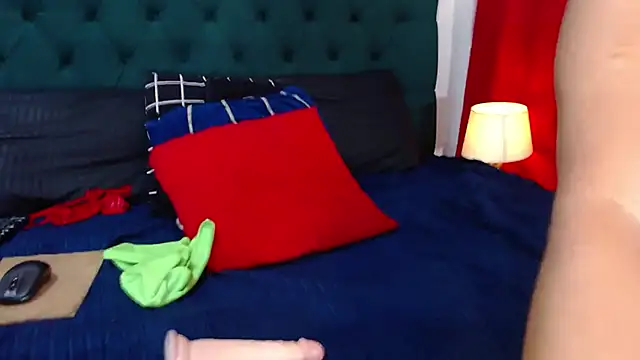 Naomi_Blomm