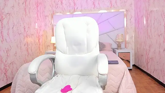 Emily_Whinfre