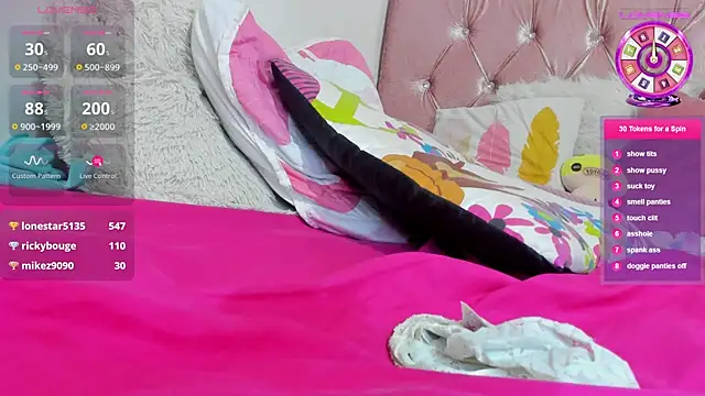 amelia_petiite