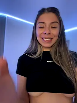 Webcam Model (AmmyCollinsW)  is live.Free join now!