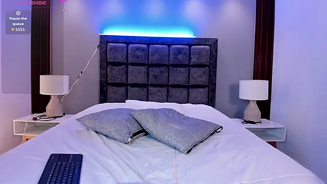 Violet_Anders