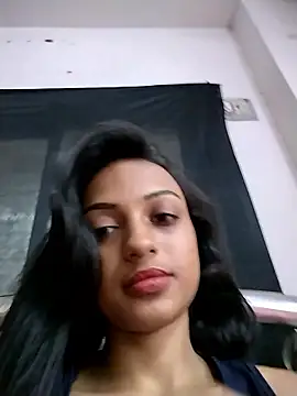 Webcam Model (Your-Kitkat)  is live.Free join now!