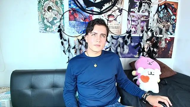 lukashollow_