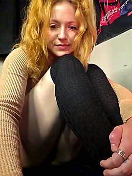 Webcam Model (CelesteGreene)  is live.Free join now!