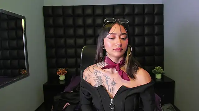 Miaa_Thopmson