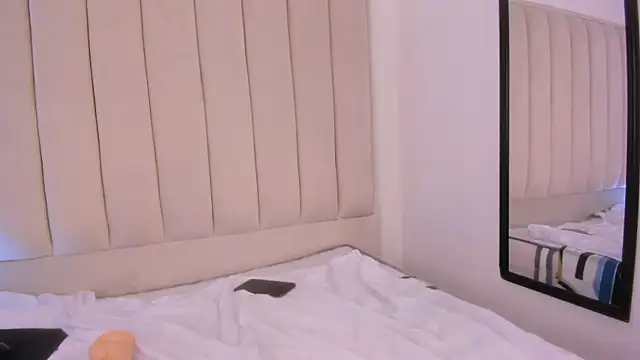 YessBoobs0