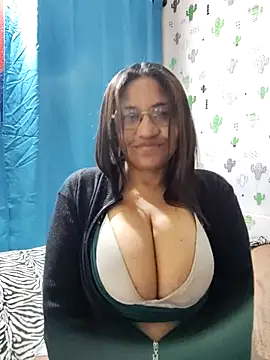 Webcam Model (Avannay)  is live.Free join now!