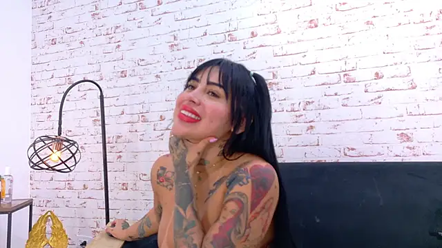 Sofhia_cruz's Stripchat show and profile