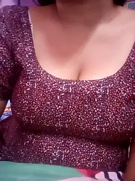 Webcam Model (TINASONI)  is live.Free join now!
