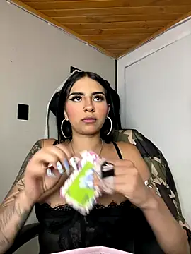 Hilary_pinkk
