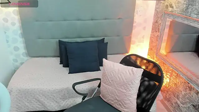 emahills__axelrose