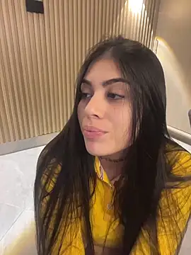 Webcam Model (Sarasanders_4)  is live.Free join now!