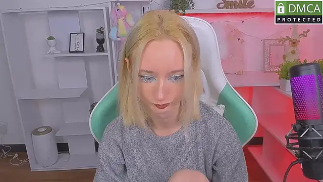 Katia_Kim from StripChat is Freechat