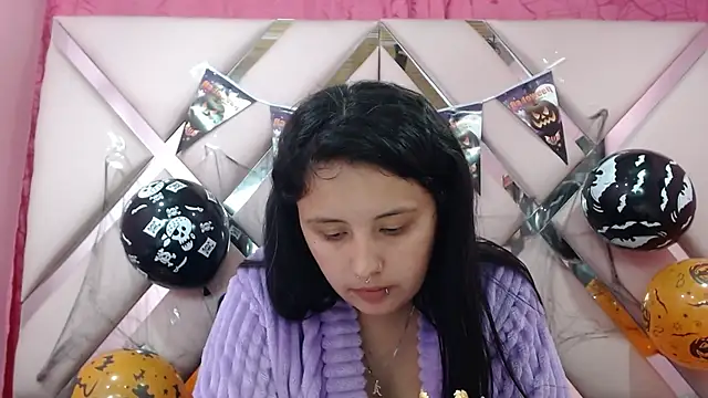 nathaly_low1