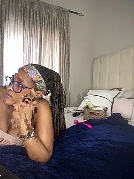 Bustygoddess32 from StripChat is Freechat