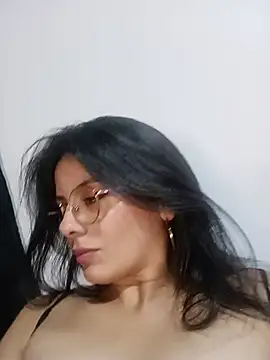 Webcam Model (SaraMistick)  is live.Free join now!