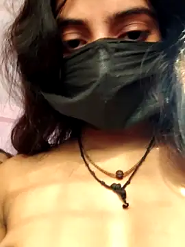 Hot-komall from StripChat is Freechat