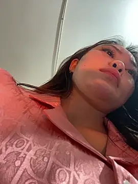 Nhi999