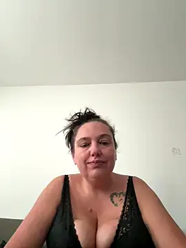 Webcam Model (Eleanorxx)  is live.Free join now!