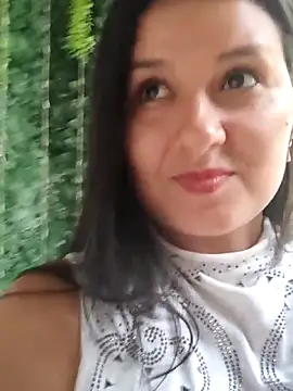 Webcam Model (elena_jonees)  is live.Free join now!