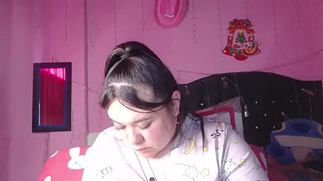 NikkiRous_