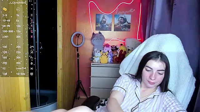 Fiery_Brunette_