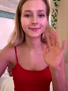 Webcam Model (LunaRase)  is live.Free join now!