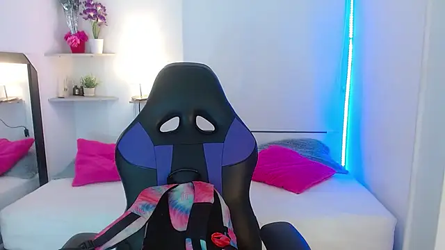 Julia_Boobs