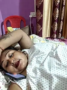 Webcam Model (hotbhabhi011)  is live.Free join now!