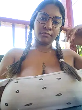 Webcam Model (Sofythom1)  is live.Free join now!