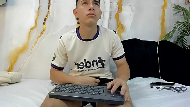 andrew_rose_