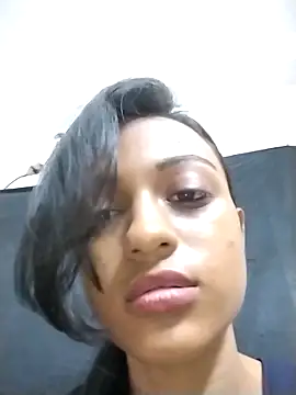 Webcam Model (Your-Kitkat)  is live.Free join now!