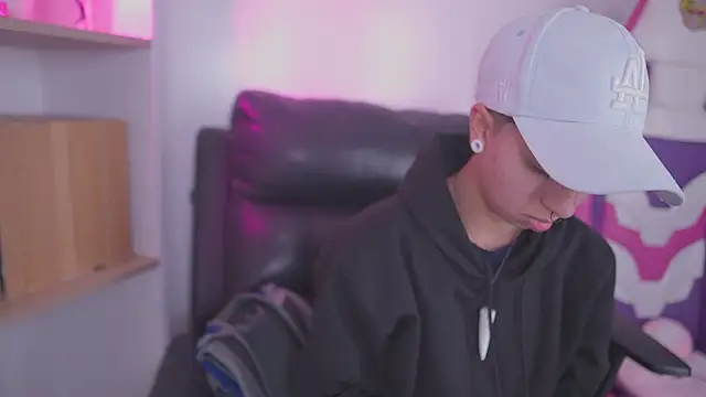 tommy_blue