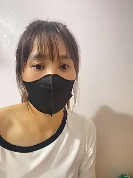 Webcam Model (Anya--)  is live.Free join now!