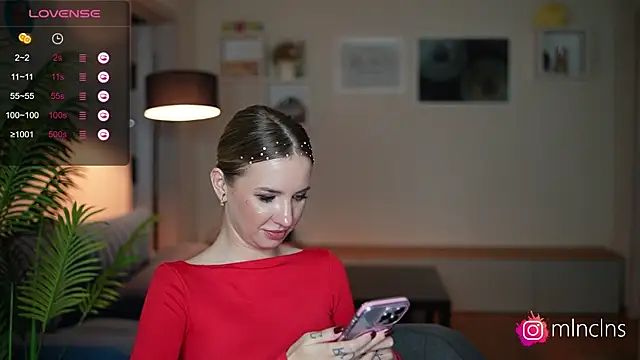 melanielwithu - Melanielwithu's free webcam - UK Sex Cams