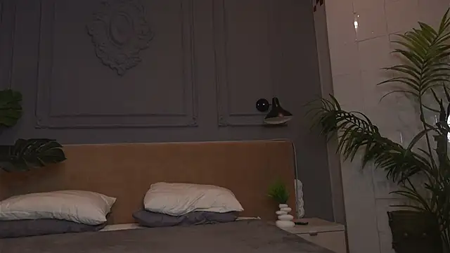 Liv_Fay