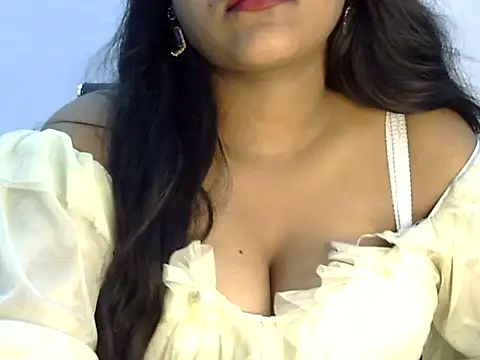 Curvy_Nikita