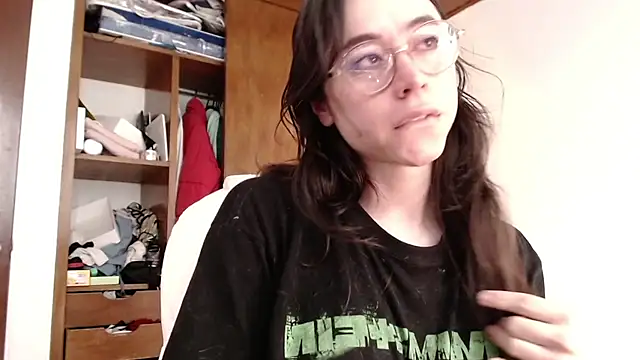 emily_pearl_ live cam screenshot tranny on SexOnline.top – Live Cams, Videos, GIFs & Chat