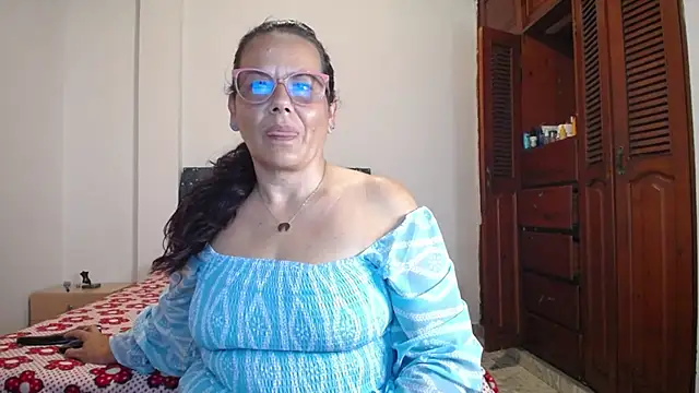 sofiamature01 - Sofiamature01's free webcam - UK Sex Cams