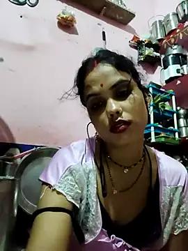 Webcam Model (Cut_ragni)  is live.Free join now!