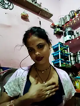 Webcam Model (Cut_ragni)  is live.Free join now!