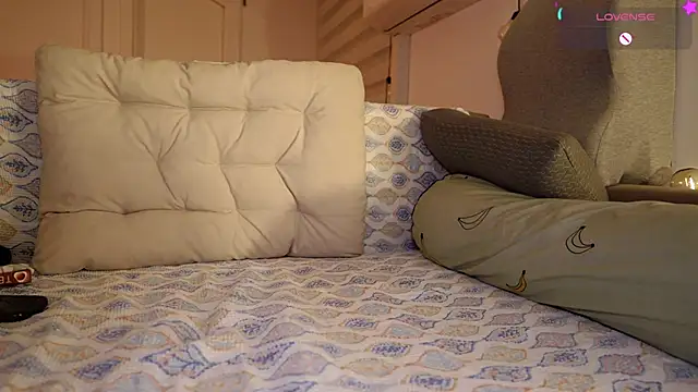 gingeralemilf - GingerAleMILF's free webcam - UK Sex Cams