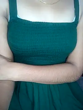 Webcam Model (Godavari_pilla)  is live.Free join now!