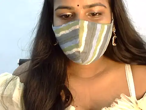 Curvy_Nikita