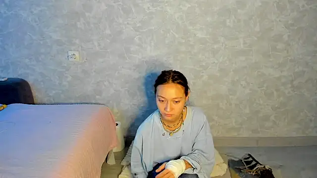 ellasky_xoxo - EllaSky_xoxo's free webcam - UK Sex Cams